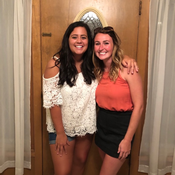 Meet your Posher, Ali - Picture 1 of 1